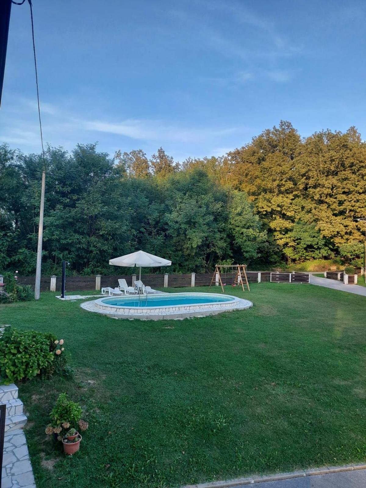 Villa Kuca Za Odmor Mazuran Karlovac Exterior foto
